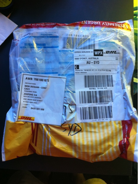 收到深圳 DHL 寄过来的 SSD 硬盘 收到深圳 DHL 寄过来的 SSD 硬盘